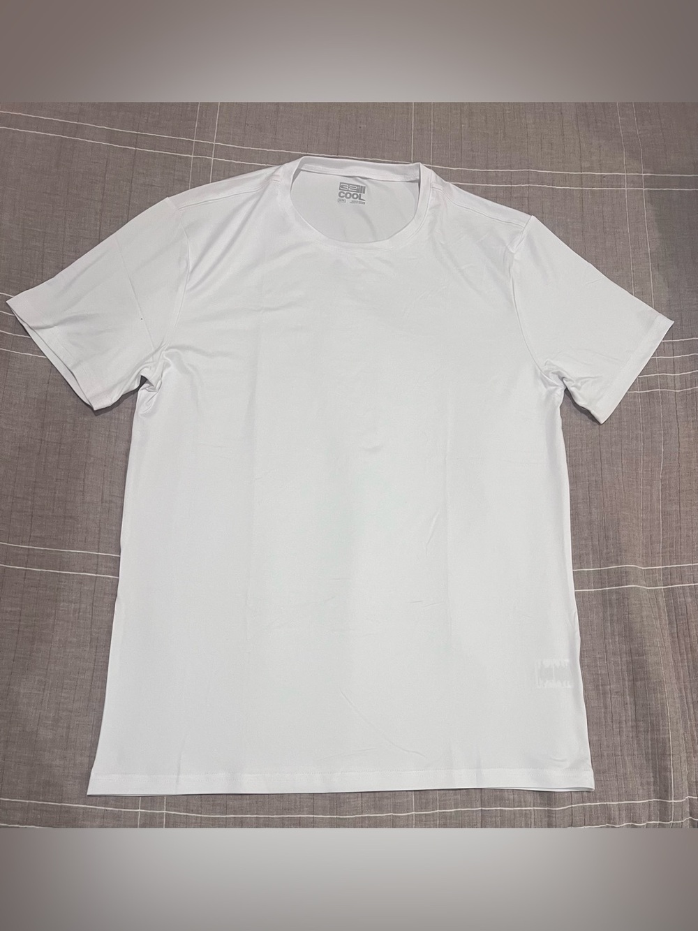 32 degree cool Men's White Cool Performance Crew Neck T-Shirt